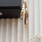 دستبند زنانه ژوپینگ مدل بولگاری